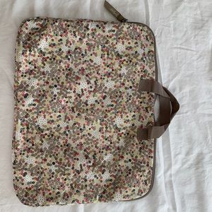 Thirty-one beige floral patterned padded laptop or tablet case